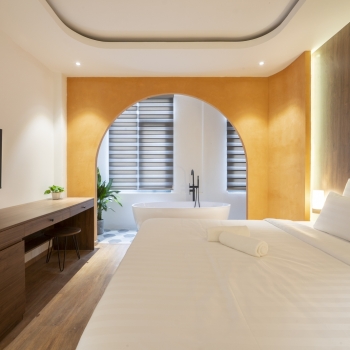 Lá Hotel